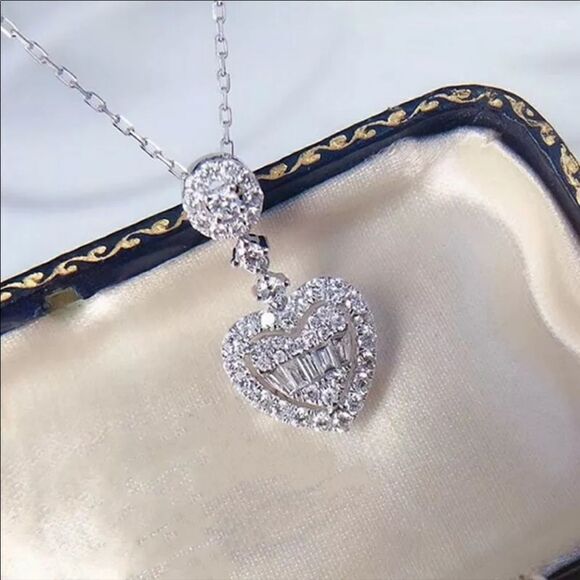 The Lux Heart pendant necklace in silver - Picture 1 of 5